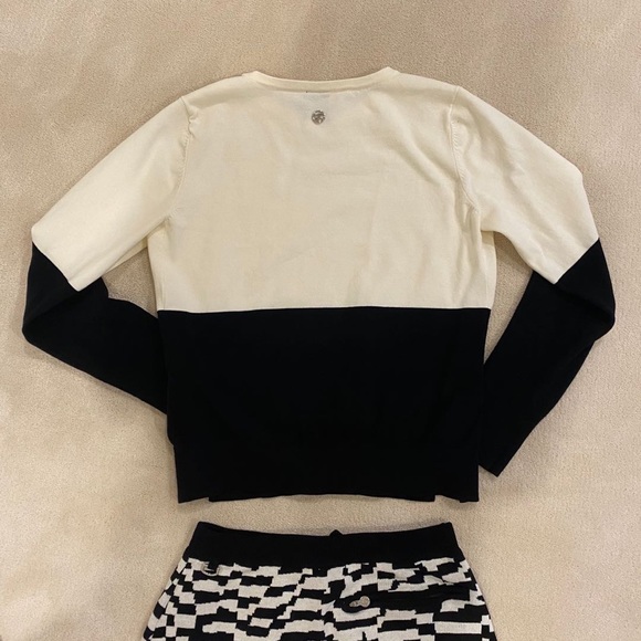 Brand new Descente Set from Korea Size S - Picture 6 of 6